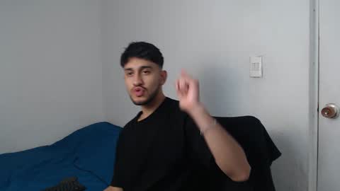 Snapshot of latinbunny7779 chatting on January 25, 6:34 am camilo online show from January 25, 6:34 am