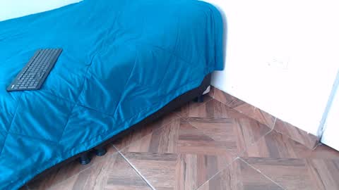 Snapshot of latinbunny7779 chatting on January 31, 4:59 pm camilo online show from January 31, 4:59 pm