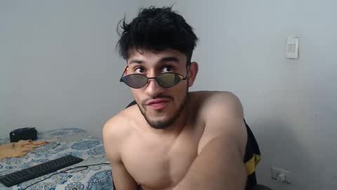 Snapshot of latinbunny7779 chatting on February 23, 10:49 am camilo online show from February 23, 10:49 am