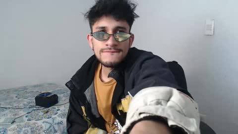 Snapshot of latinbunny7779 chatting on February 25, 6:58 am camilo online show from February 25, 6:58 am