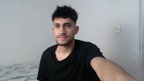 Snapshot of latinbunny7779 chatting on March 5, 5:40 am camilo online show from March 5, 5:40 am