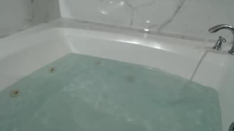 Snapshot of latinfyre chatting on January 19, 1:44 pm Chris online show from January 19, 1:44 pm