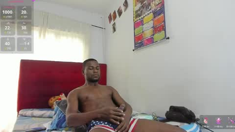 Snapshot of latinjacke chatting on April 10, 12:10 pm online show from April 10, 12:10 pm