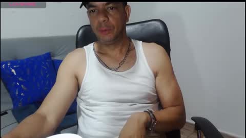 latinmartin254 online show from March 14, 10:21 am