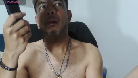 latinmartin254 online show from May 13, 2:42 am