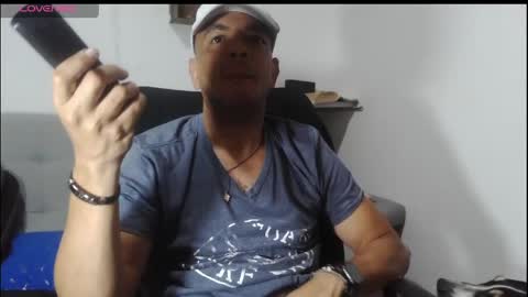 latinmartin254 online show from May 18, 5:46 am