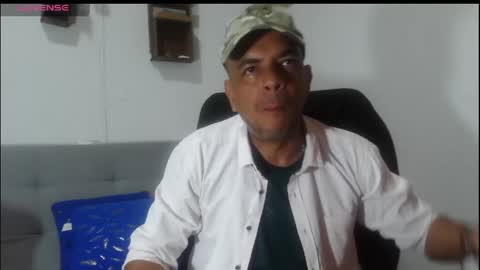 latinmartin254 online show from May 20, 1:01 am