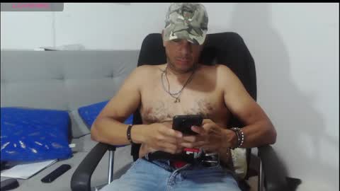 latinmartin254 online show from May 24, 3:22 am