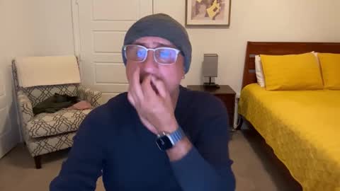 QS - INDEPENDENT MODEL online show from October 29, 5:10 am