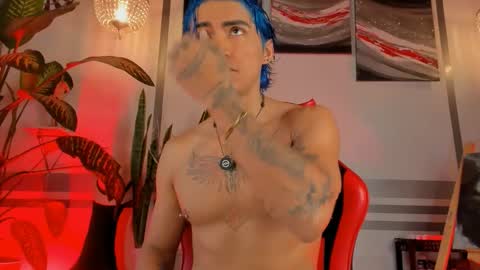 latino_boysmiles online show from March 8, 8:01 pm