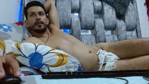 latino_lover_ online show from March 31, 2:02 am