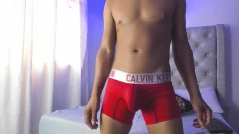 Snapshot of latinodark chatting on February 19, 1:07 pm latinodark online show from February 19, 1:07 pm