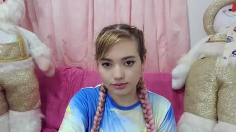 Snapshot of latinqueen2020 chatting on January 11, 8:43 pm latinqueen2020 online show from January 11, 8:43 pm