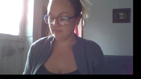 Snapshot of lau16310 chatting on March 19, 9:41 pm Laura online show from March 19, 9:41 pm