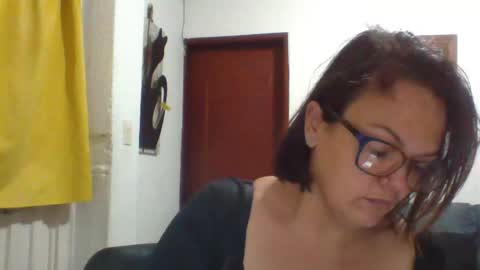 Snapshot of lau16310 chatting on June 16, 9:23 am Laura online show from June 16, 9:23 am