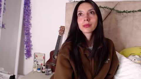 Snapshot of laugreen chatting on June 8, 12:25 am Laura online show from June 8, 12:25 am