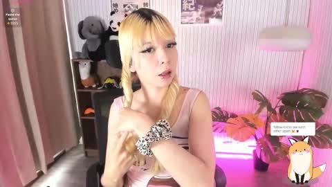 laukyubey1 online show from February 24, 8:40 pm