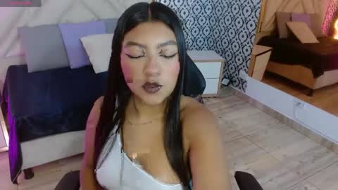 laulin_tay online show from May 7, 3:56 am
