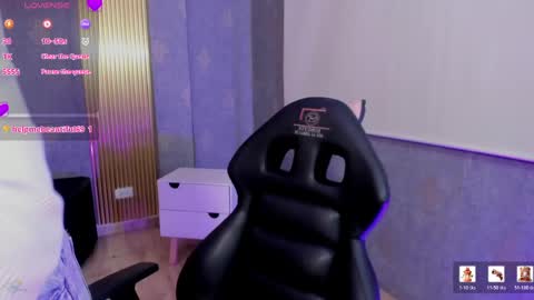 laulin_tay online show from May 31, 3:36 am