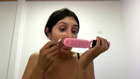laura  online show from June 2, 2:35 am