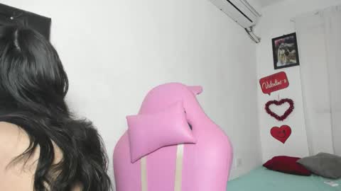 laura_and_kevin online show from February 16, 8:38 pm