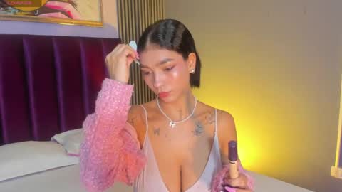 Laura online show from May 20, 12:00 pm