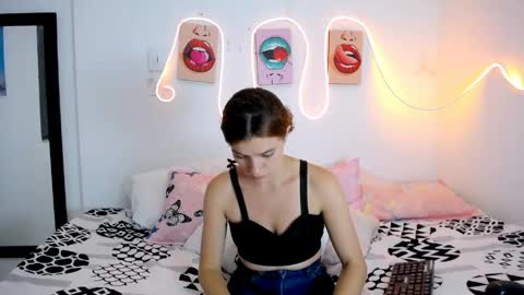 LAURA online show from April 27, 3:10 pm