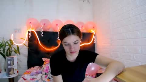 LAURA online show from April 29, 3:16 pm