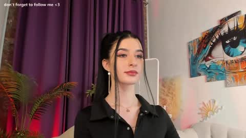 Laura online show from May 11, 9:45 pm