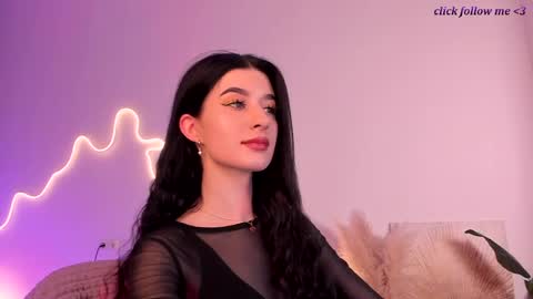 Laura online show from May 12, 10:29 pm