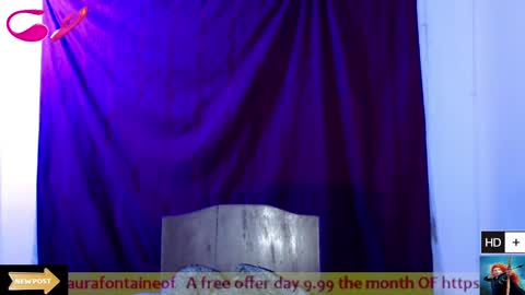 Snapshot of laura_fountain_ chatting on January 23, 11:15 pm weedcam Curly Laura OF online show from January 23, 11:15 pm