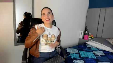 laura hotties online show from February 7, 1:04 pm