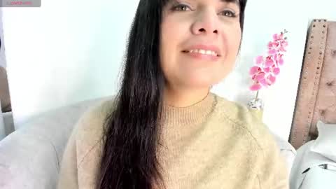 Snapshot of laura_hotties chatting on July 4, 1:39 pm laura hotties online show from July 4, 1:39 pm