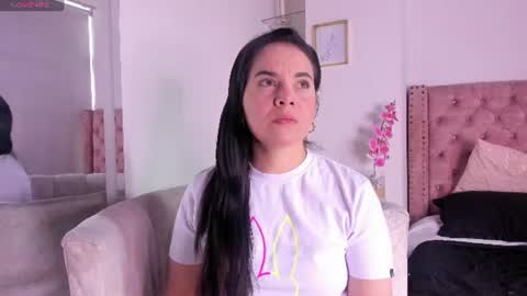 Snapshot of laura_hotties chatting on July 12, 1:35 pm laura hotties online show from July 12, 1:35 pm
