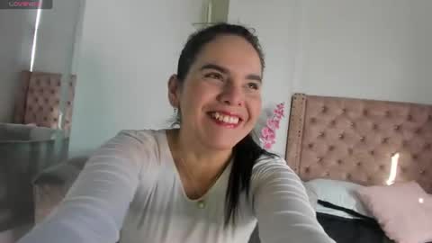 Snapshot of laura_hotties chatting on July 13, 1:14 pm laura hotties online show from July 13, 1:14 pm
