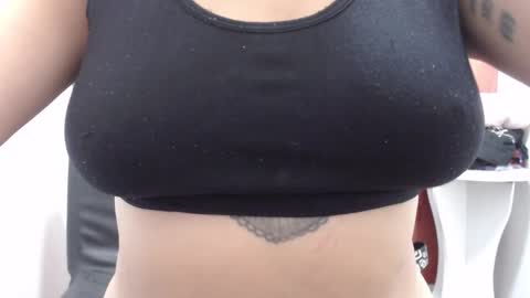 Snapshot of laura_hotyy chatting on October 25, 2:56 pm  Laura  online show from October 25, 2:56 pm