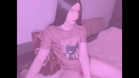 laura_night_byte online show from February 16, 7:15 am