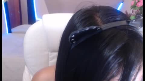 Snapshot of laura_pink22 chatting on December 15, 10:04 pm Laura Pink online show from December 15, 10:04 pm