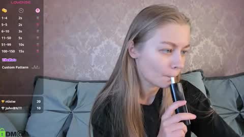 Laura online show from December 18, 10:21 am