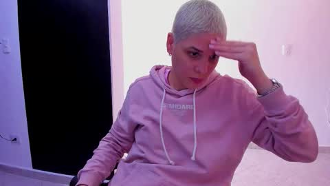 Laura Rose online show from September 10, 3:01 pm