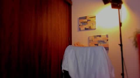 Laura Rose online show from March 11, 4:18 am