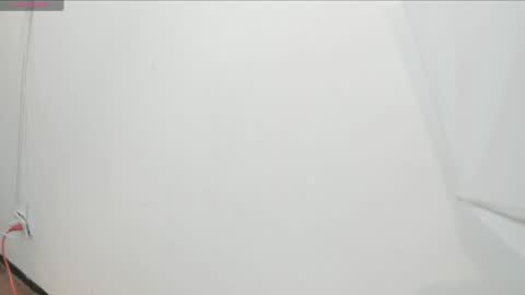 Snapshot of laura_scott_ chatting on May 2, 11:59 am Laura online show from May 2, 11:59 am