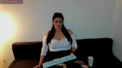 Laura online show from March 26, 7:52 pm