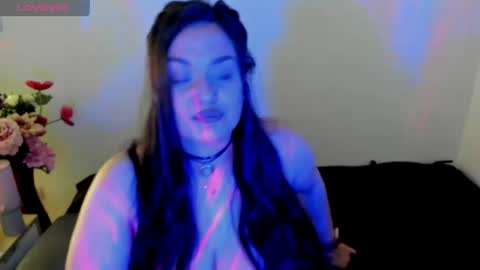 Snapshot of laura_sinner chatting on May 12, 6:49 pm Laura online show from May 12, 6:49 pm