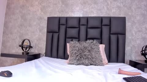 laura online show from February 5, 2:59 pm