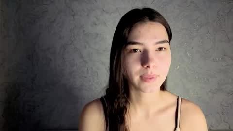 Snapshot of lauraback chatting on February 19, 7:26 am Laura online show from February 19, 7:26 am