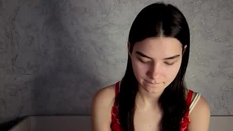 Snapshot of lauraback chatting on February 27, 8:14 am Laura online show from February 27, 8:14 am