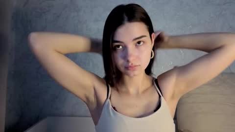 Snapshot of lauraback chatting on March 22, 8:40 am Laura online show from March 22, 8:40 am