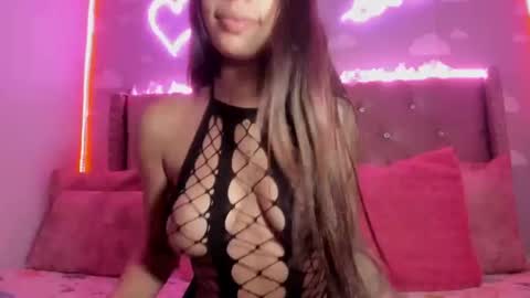 Snapshot of laurabermu2002 chatting on March 3, 3:30 am Jynx maze online show from March 3, 3:30 am