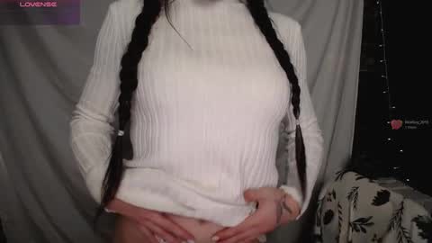 Snapshot of lauradre_ chatting on December 5, 1:28 pm Laura online show from December 5, 1:28 pm